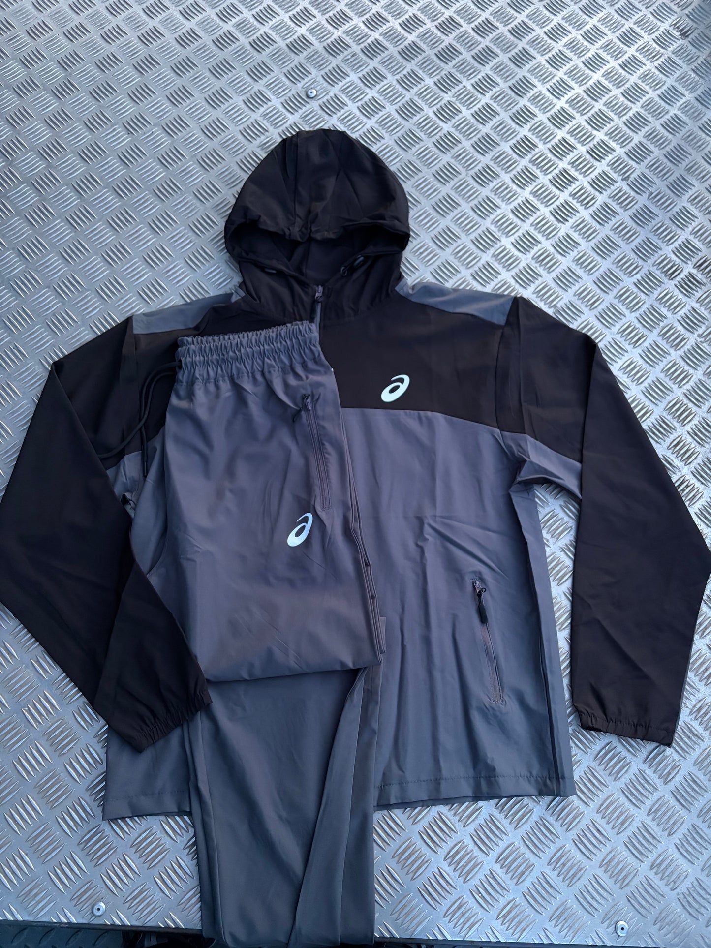 Asix tracksuit 4