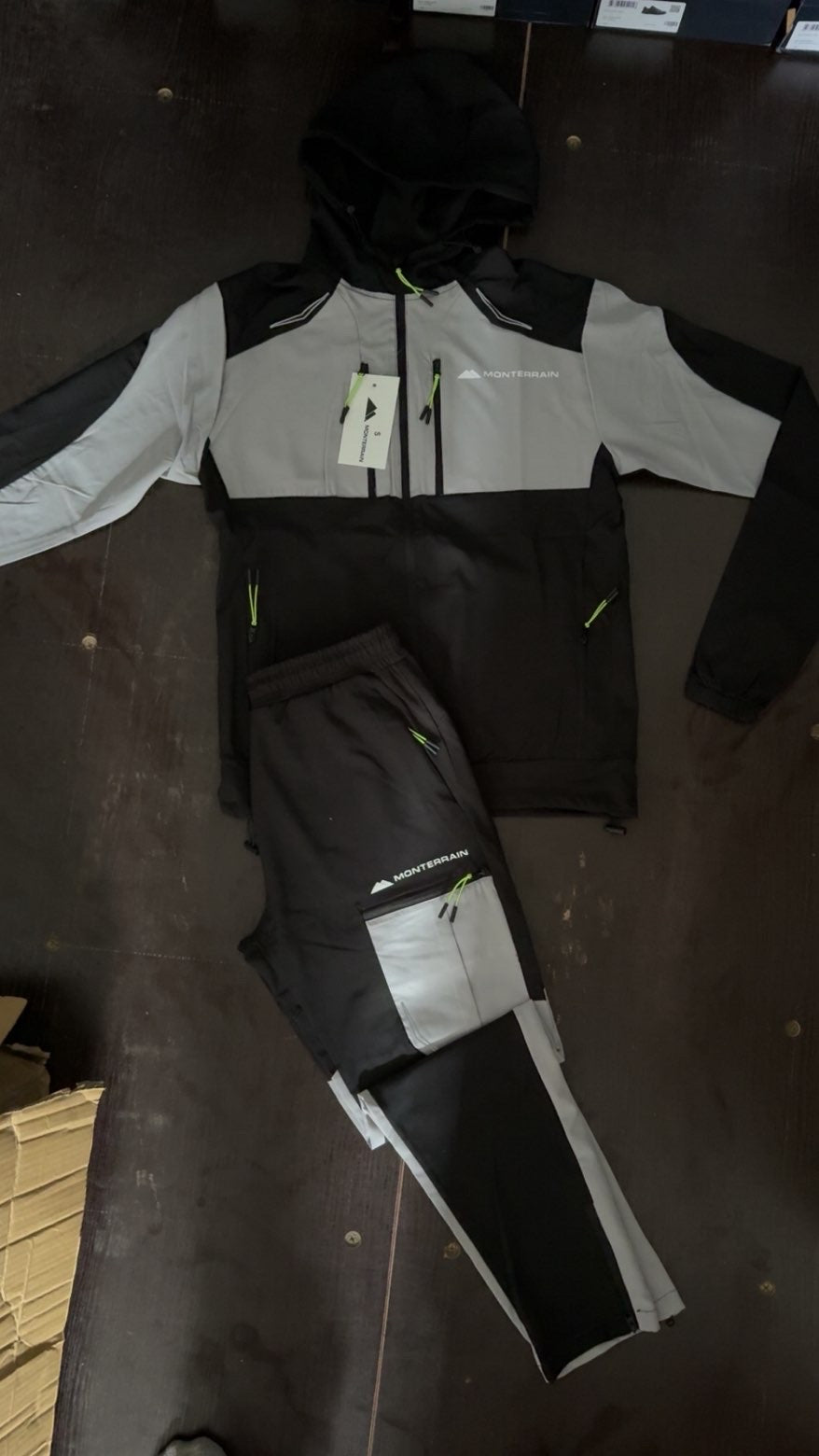Mountain tracksuit 2
