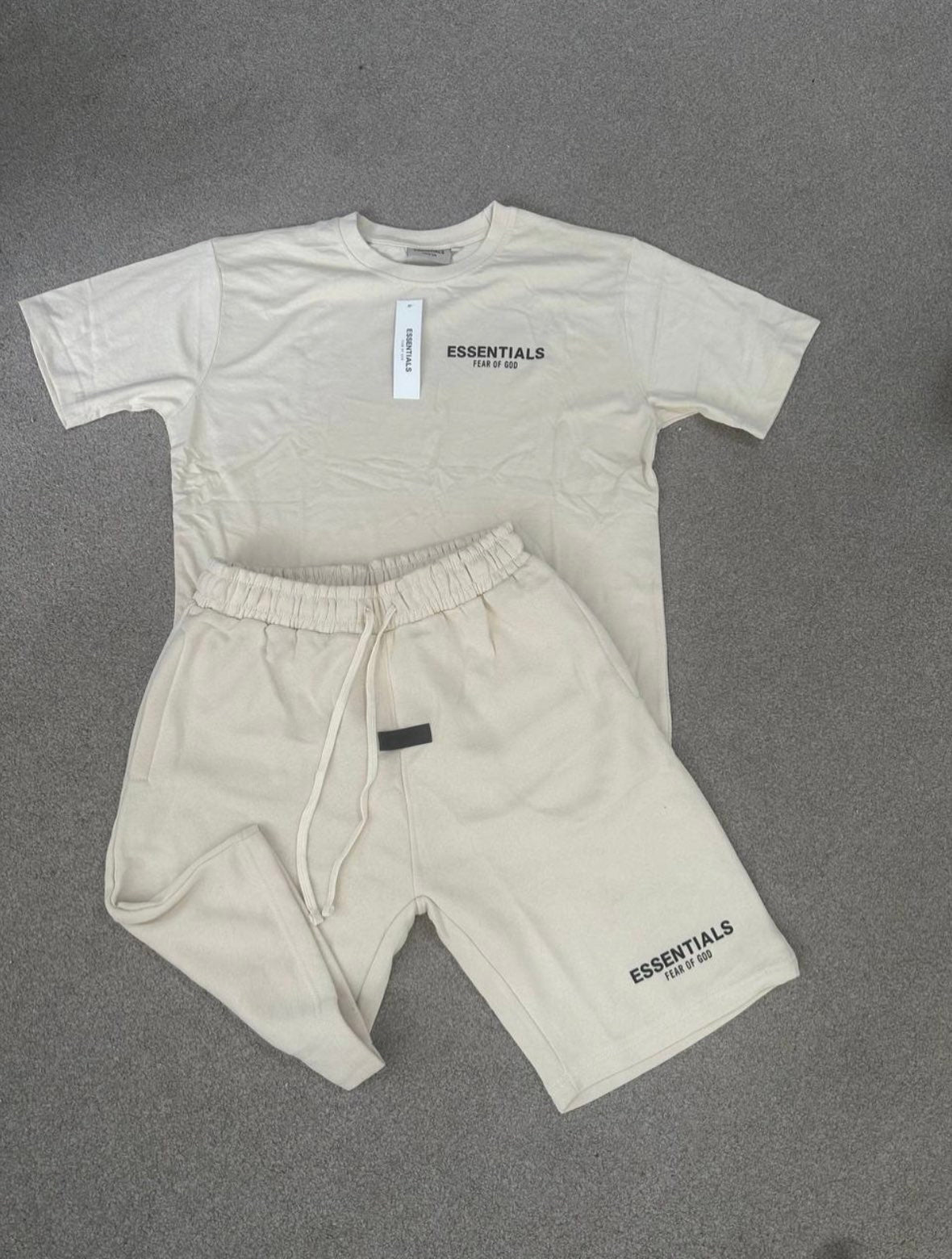 Essential short set