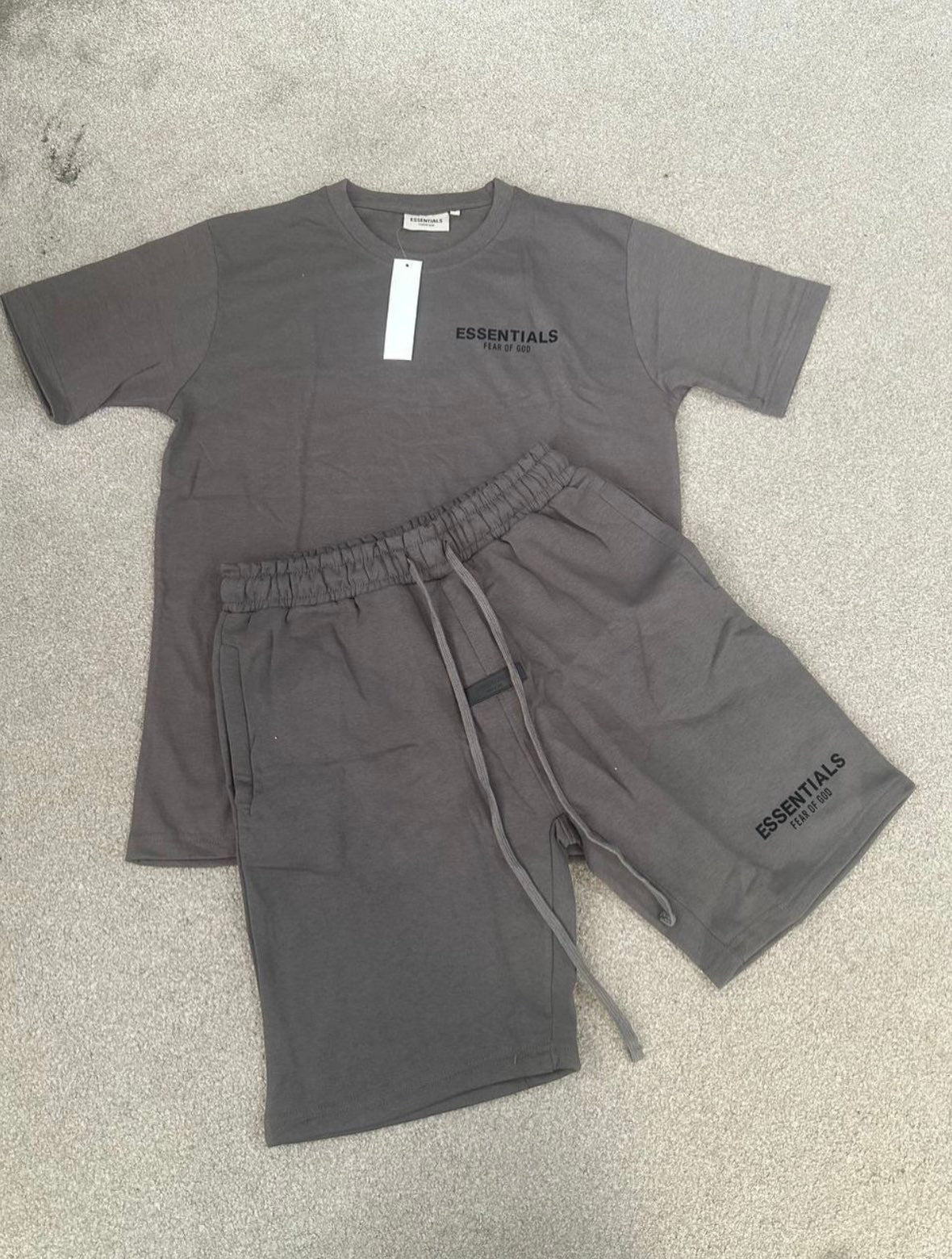 Essential short set