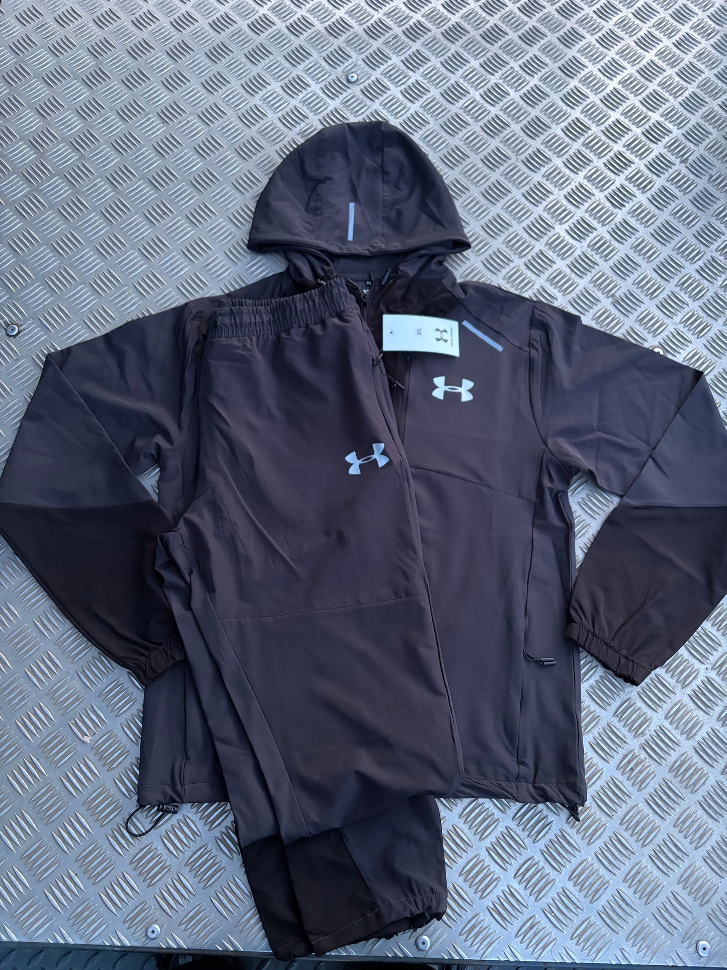 Shield tracksuit 2