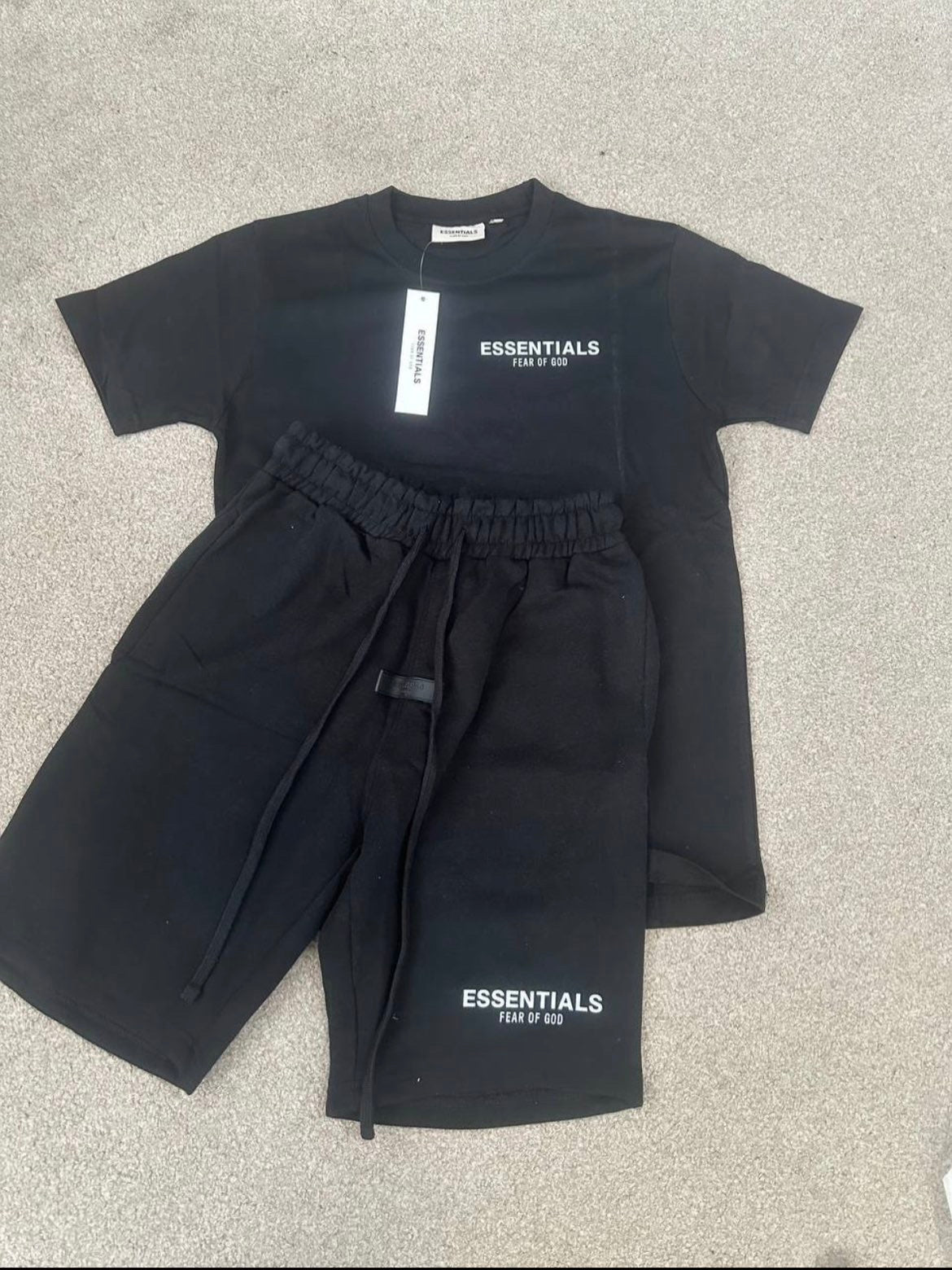 Essential short set