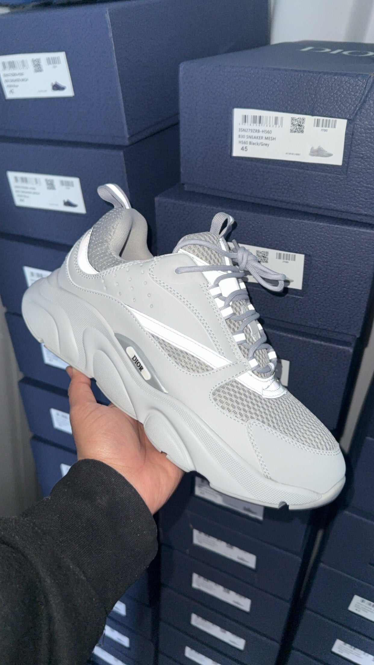 Grey B22